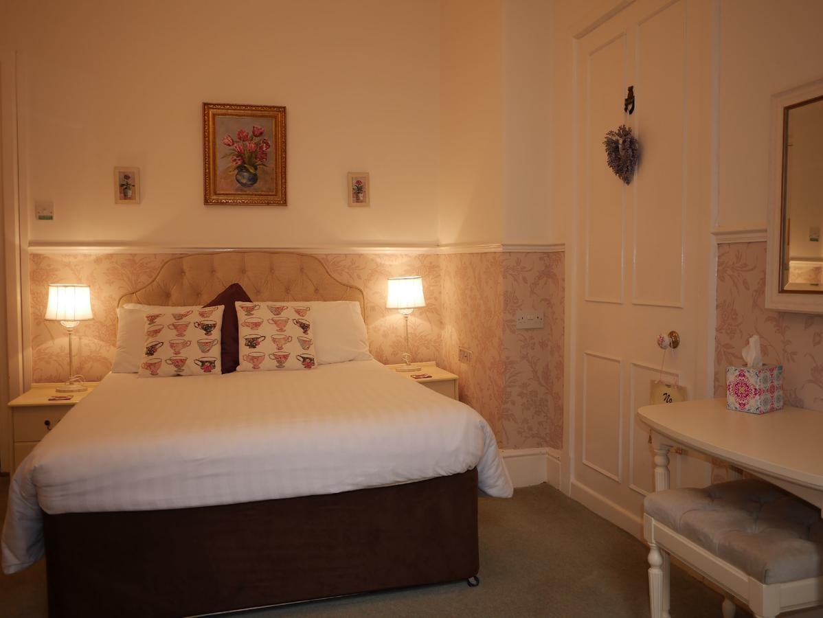 Bed and Breakfast Culloden House Westward Ho!  Exterior foto